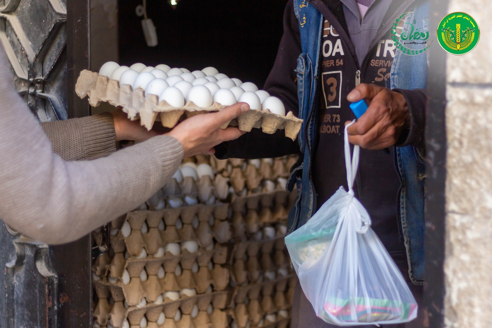 تم الانتهاء من توزيع رواتب المدرجين ل 1250 عائلة في شهر رمضان المبارك، مع تقديم بعض المساعدات💚✨